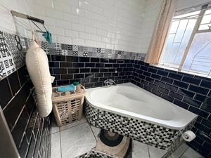 3 Bedroom Property for Sale in La Hoff North West